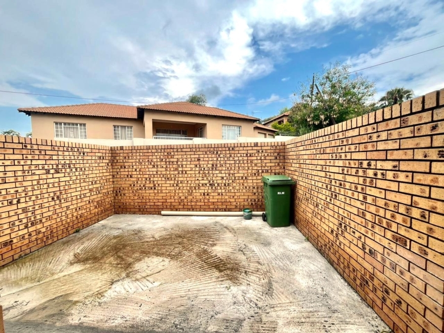 To Let 4 Bedroom Property for Rent in Cashan North West